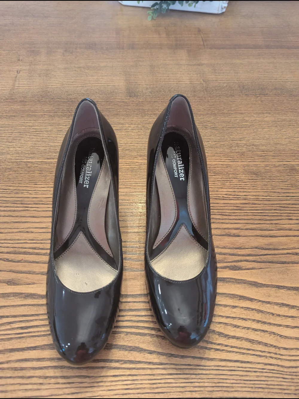 EUC Naturalizer Womens 7 Lennox Black Patent Pump Heels 3